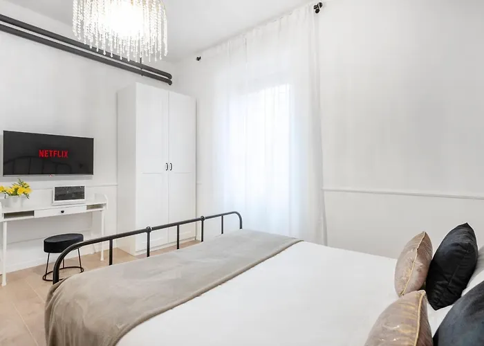 דירה White Flat Ground Floor רומא